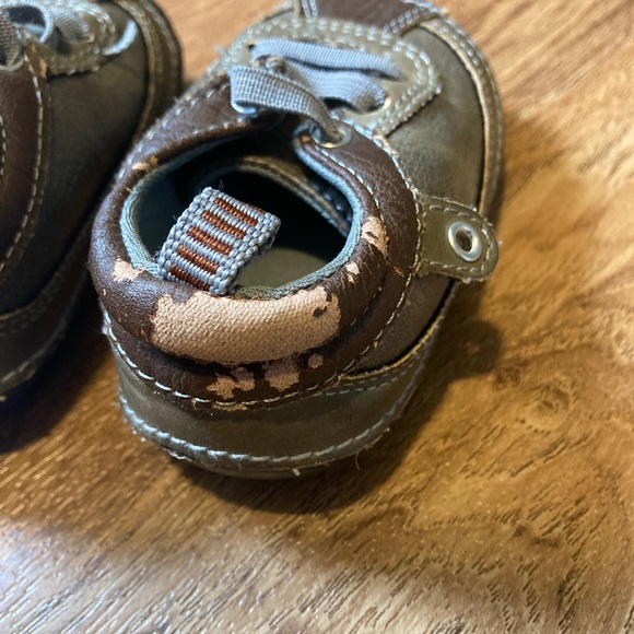 Bundle of infant mixed name brand shoes and slippers! - Picture 8 of 16